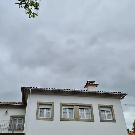 Local Boulevard Houses * Arouca